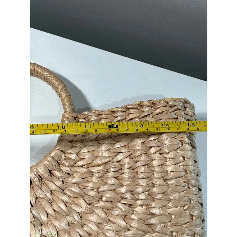 LC Lauren Conrad Woven Straw Crescent Tote Crossbody Bag Tan vacation beach
